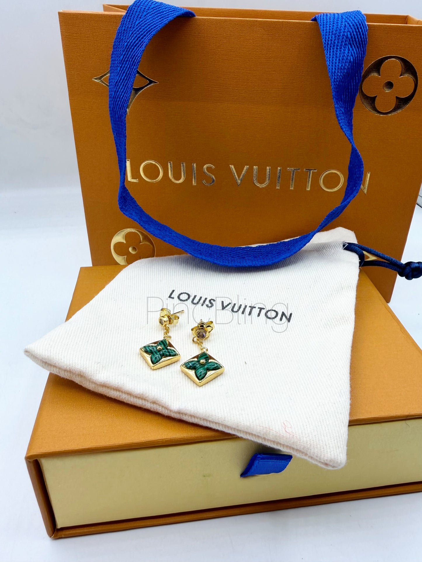 Branded logo studs LxE