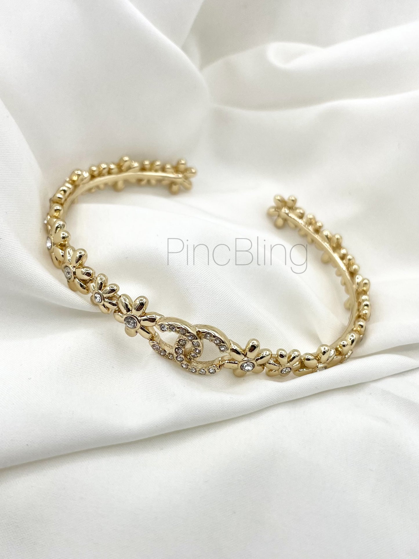 Gold Chain-Link Bracelet