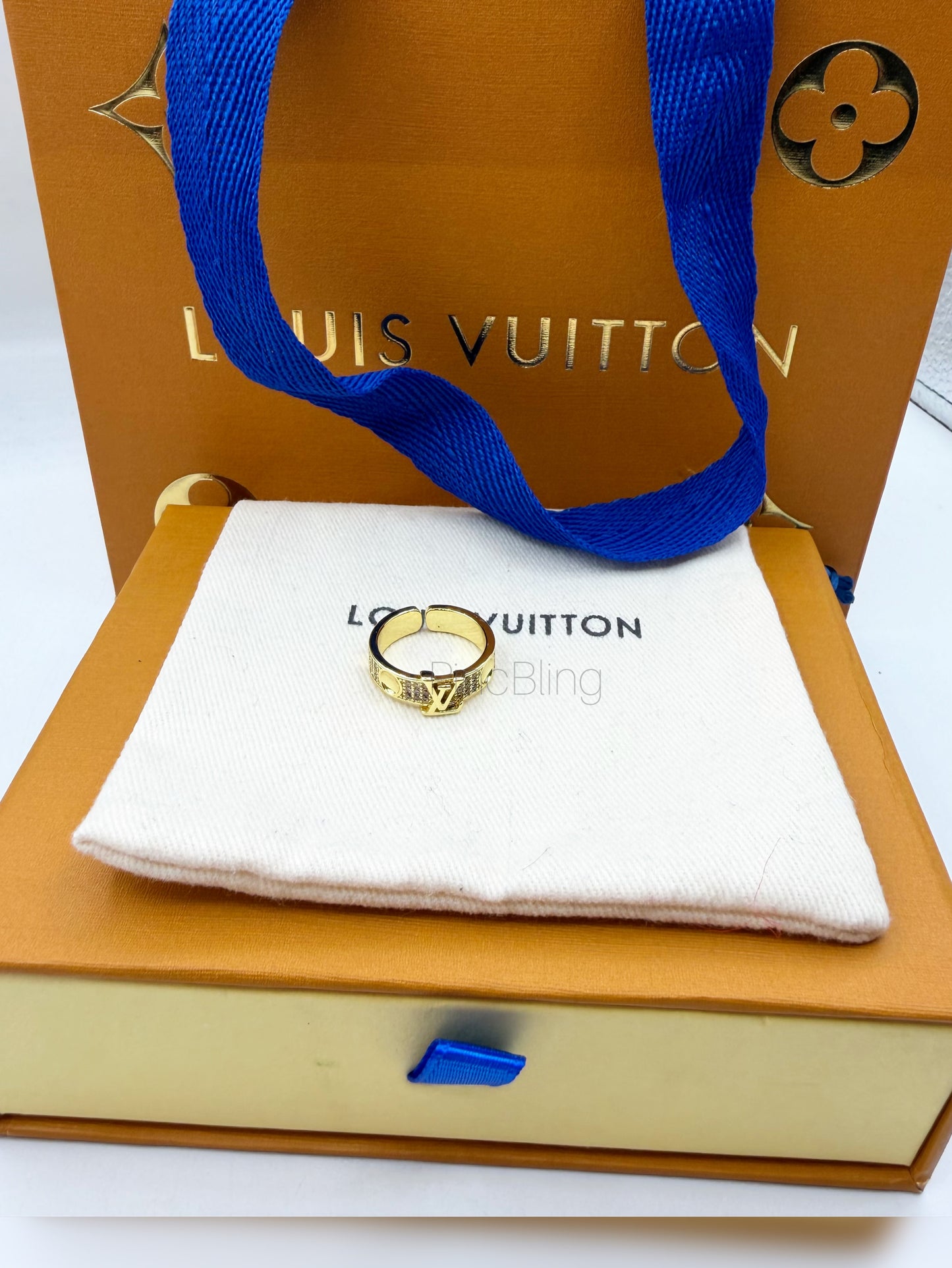 Branded logo ring LxR