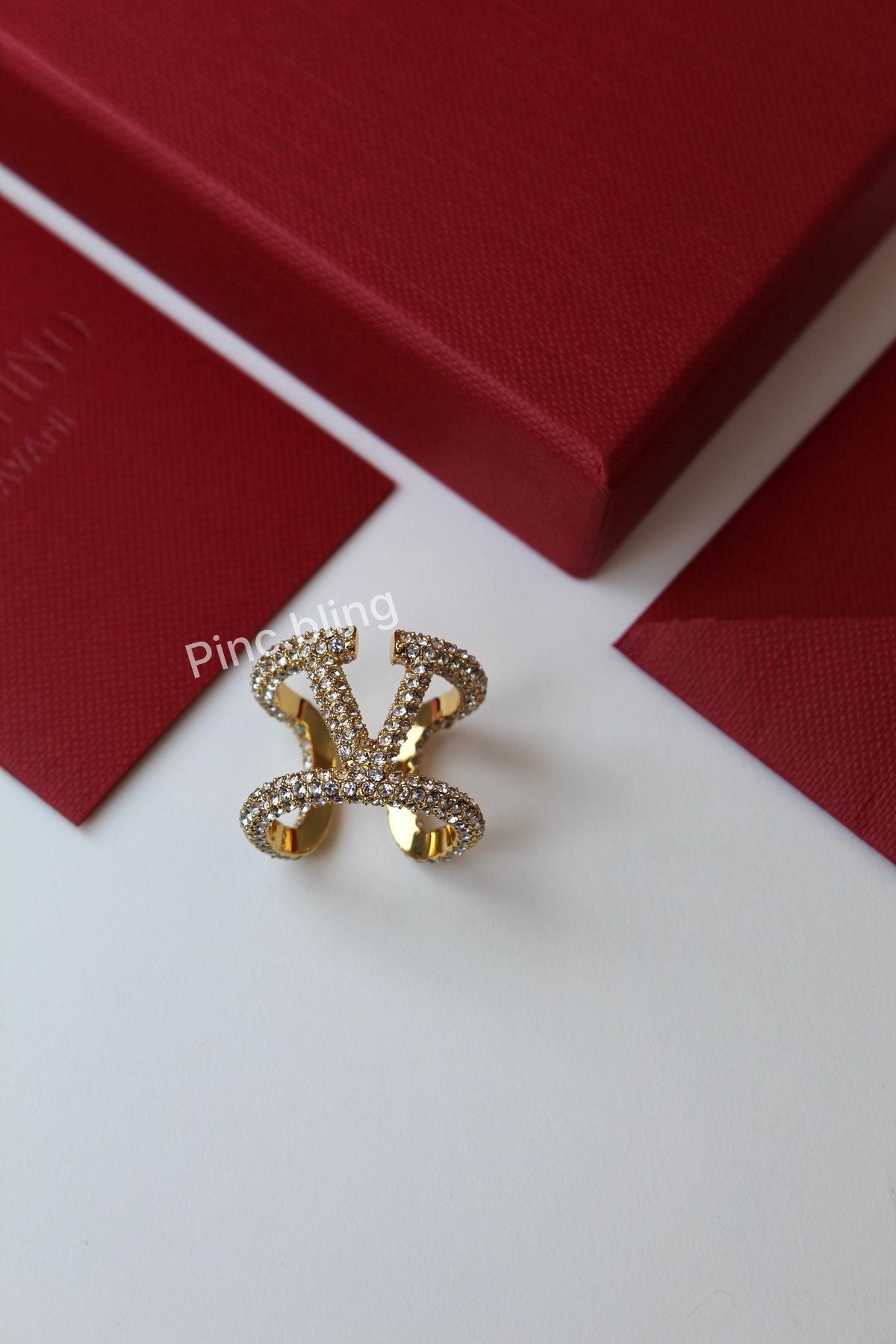 Vlogo Signature Ring LxR