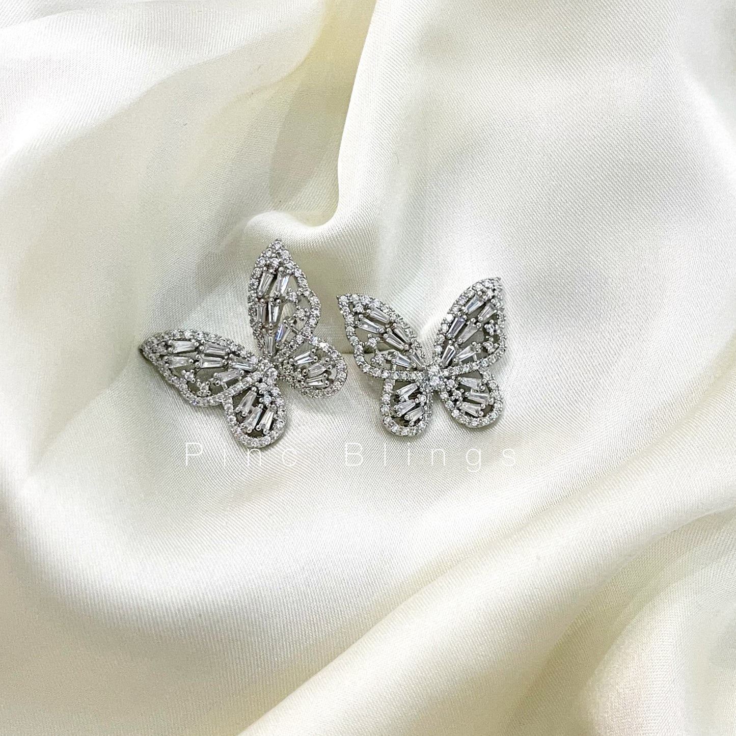 Zirconic butterfly set silver