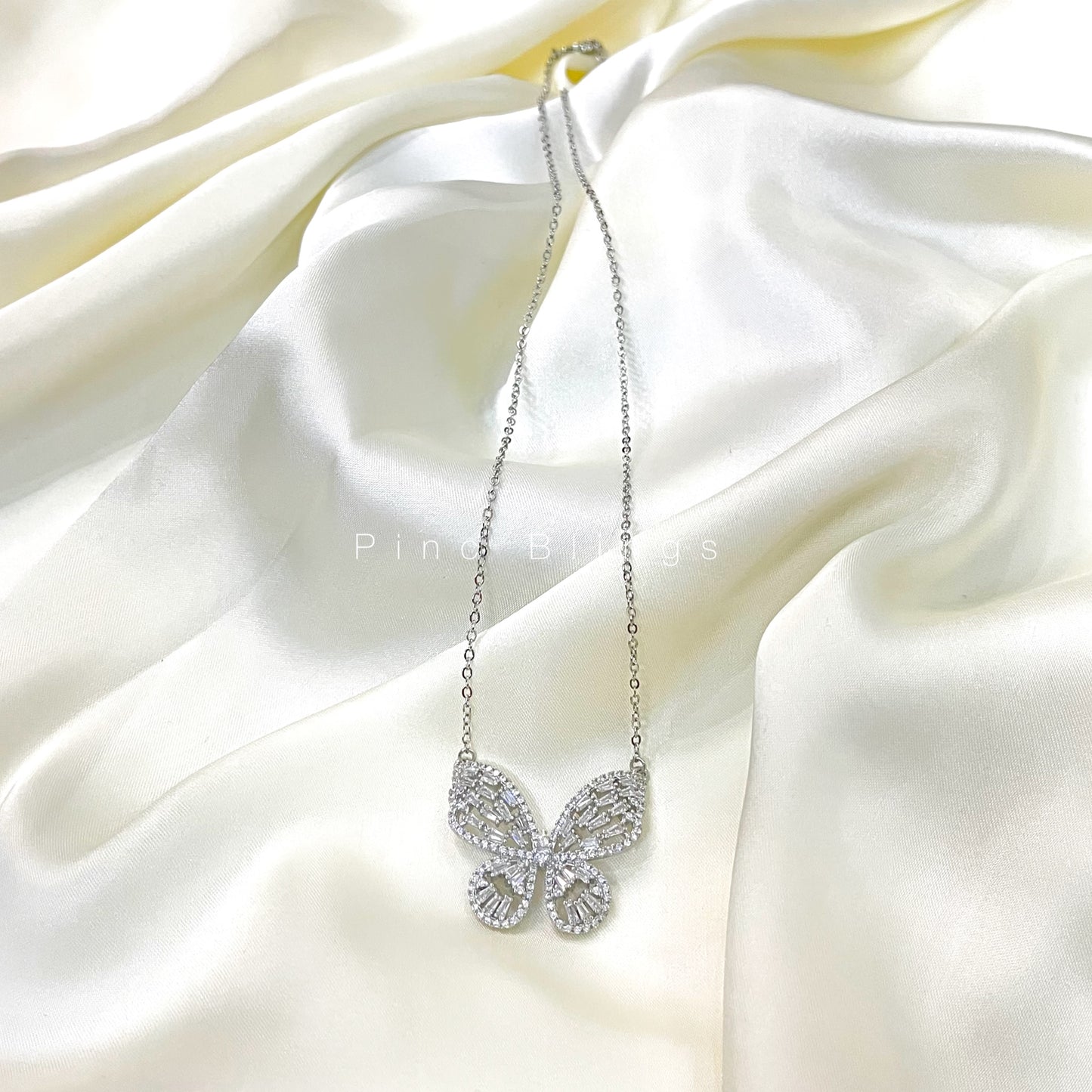 Zirconic butterfly set silver