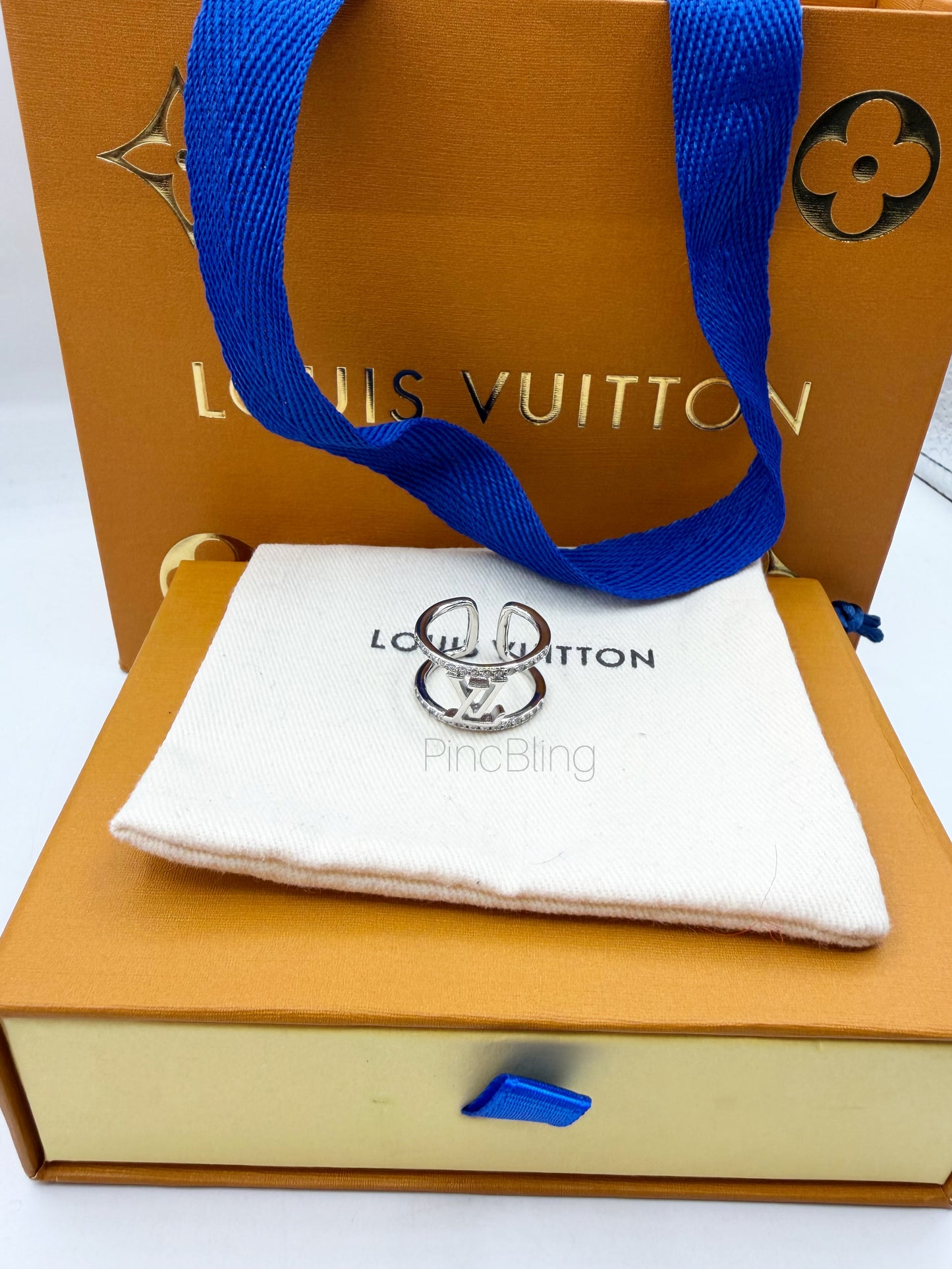 Branded logo ring LxR