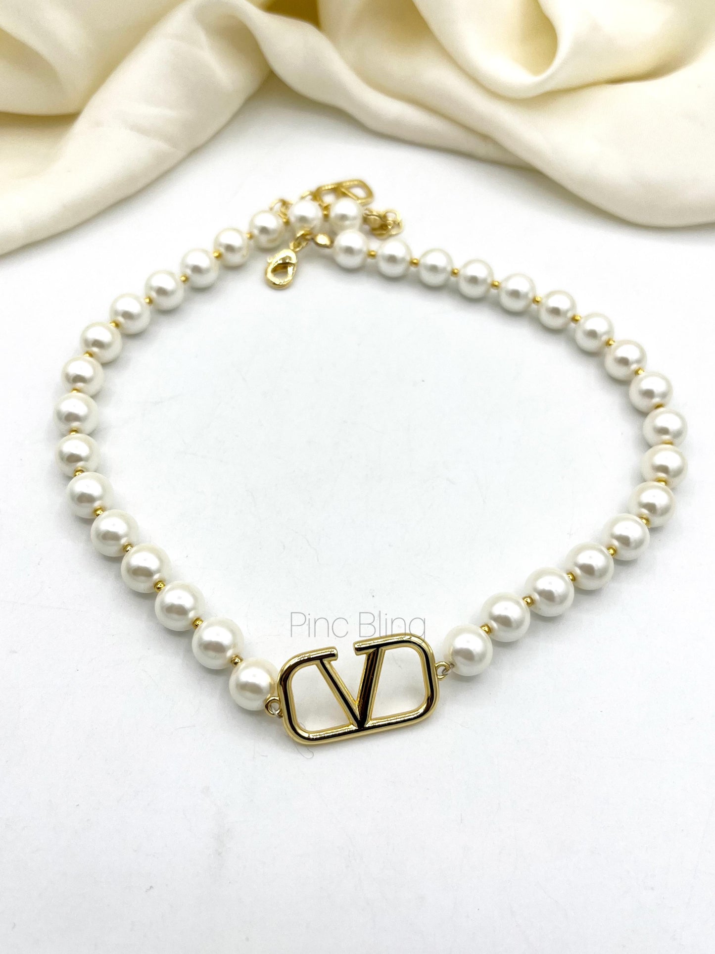 Pearl Emblem Necklace