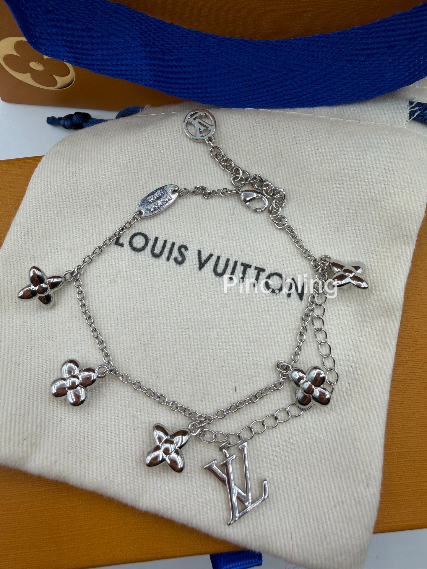 Branded logo bracelet LxB