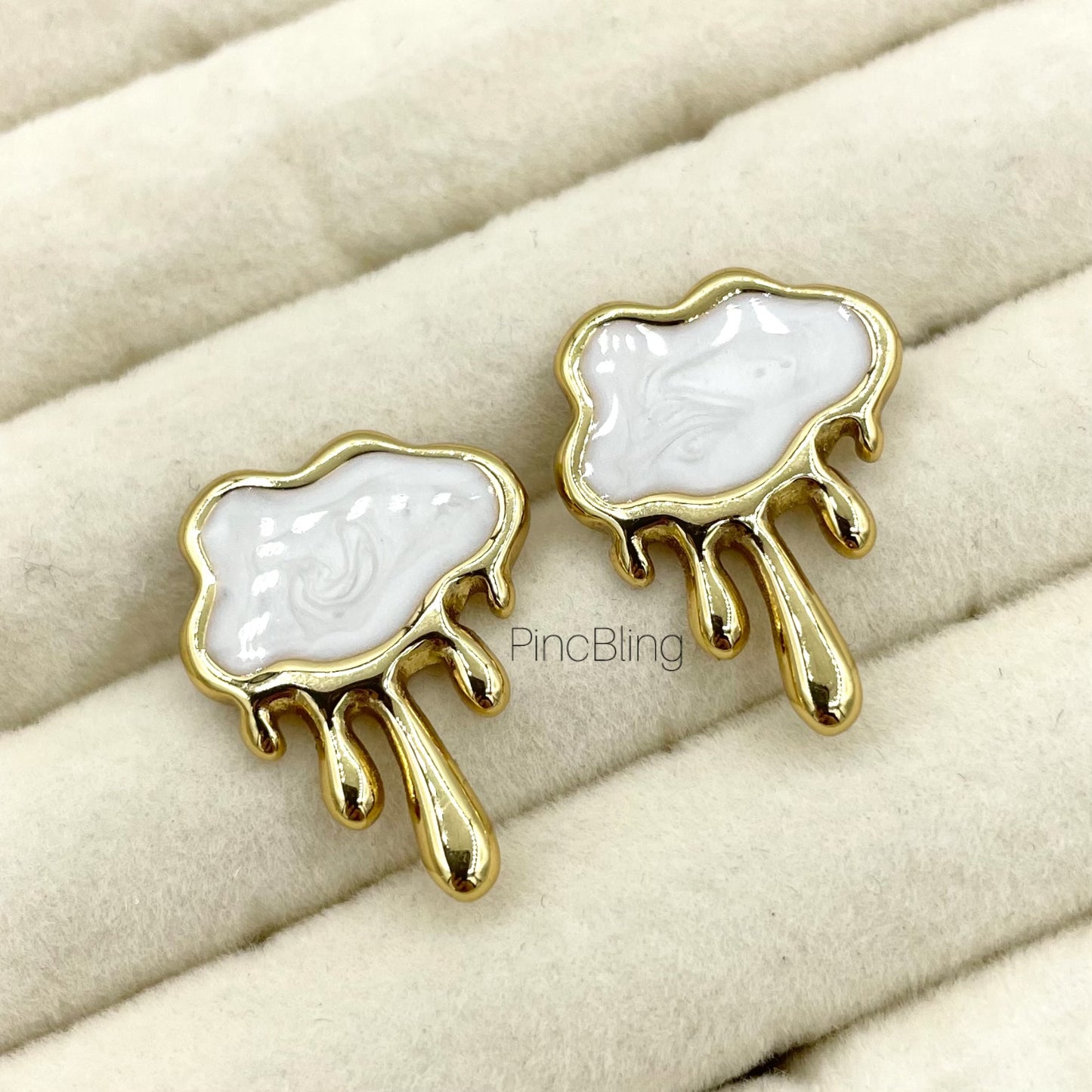 Melting Cloud Stud Earings