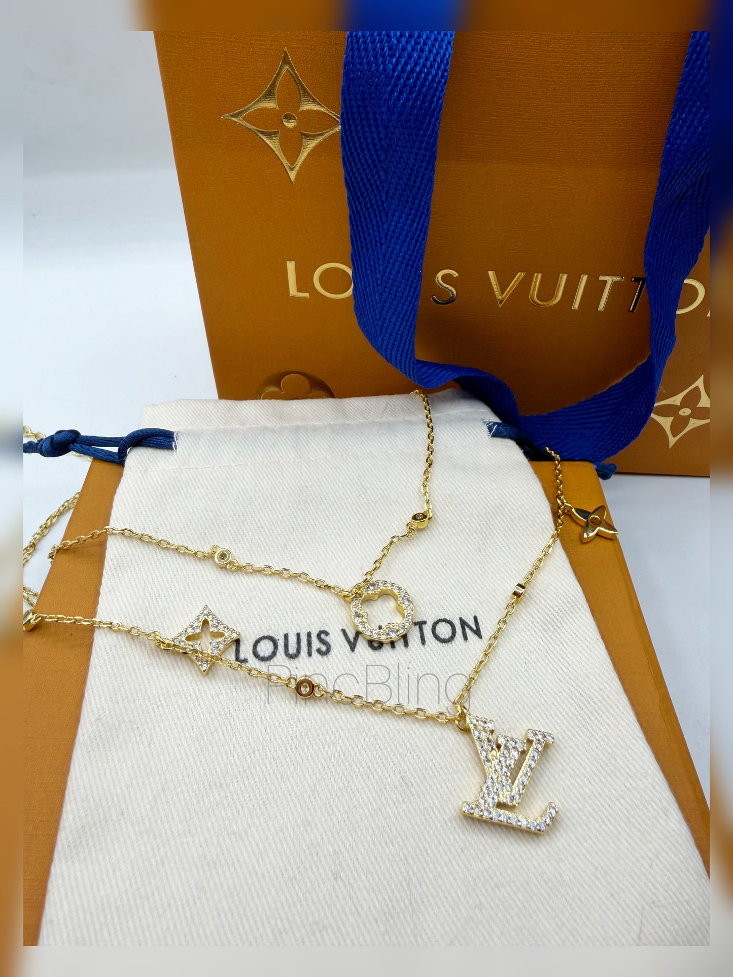 Royal Emblem Layered Necklace L-V LxN