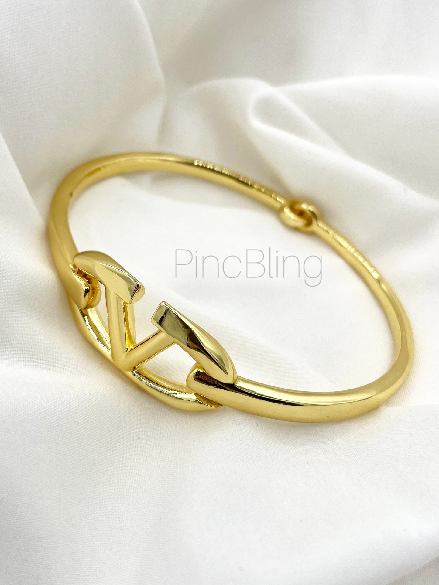 Gold Buckle Bracelet