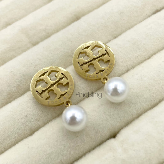 Pearl Emblem Stud Earings