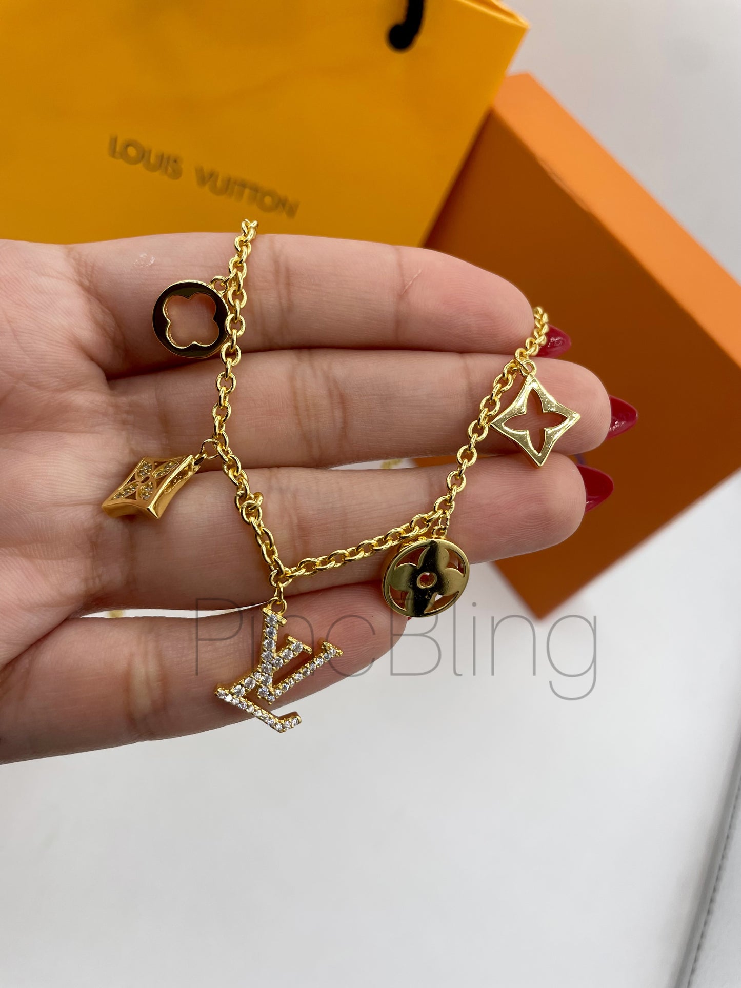 Branded Neclace luxe