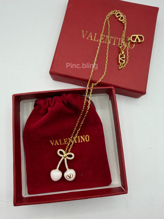 Garavani Chez Necklace LxN