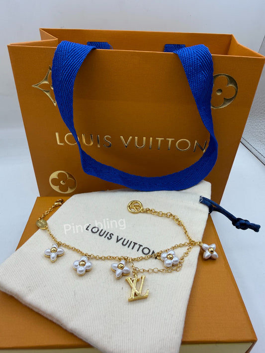 Branded logo bracelet LxB