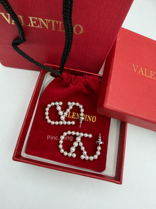 Garavani Vlogo Signature Stud Earrings LxE