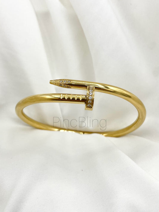 Gold Loop Bracelet