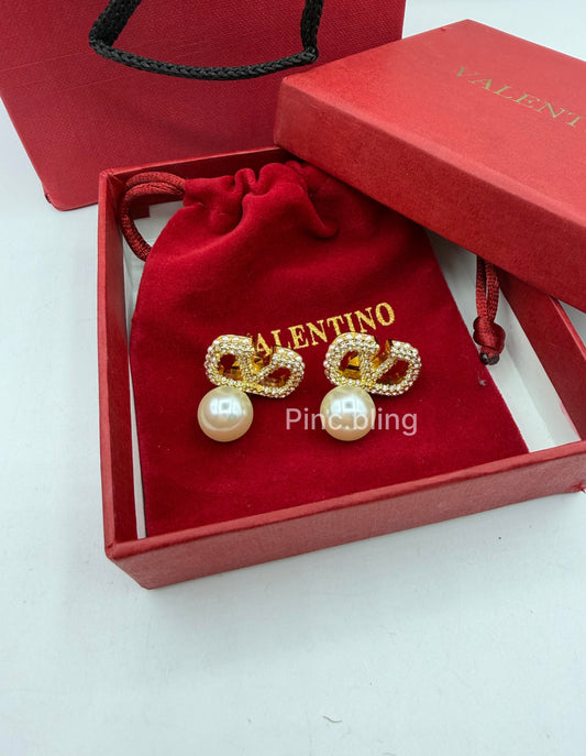 GARAVANI VLogo crystal and pearl-embellished drop earring LxE