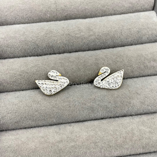 Swan ear stud (white)