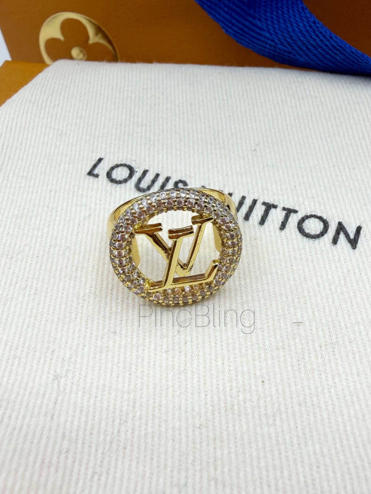 Branded logo ring LxR