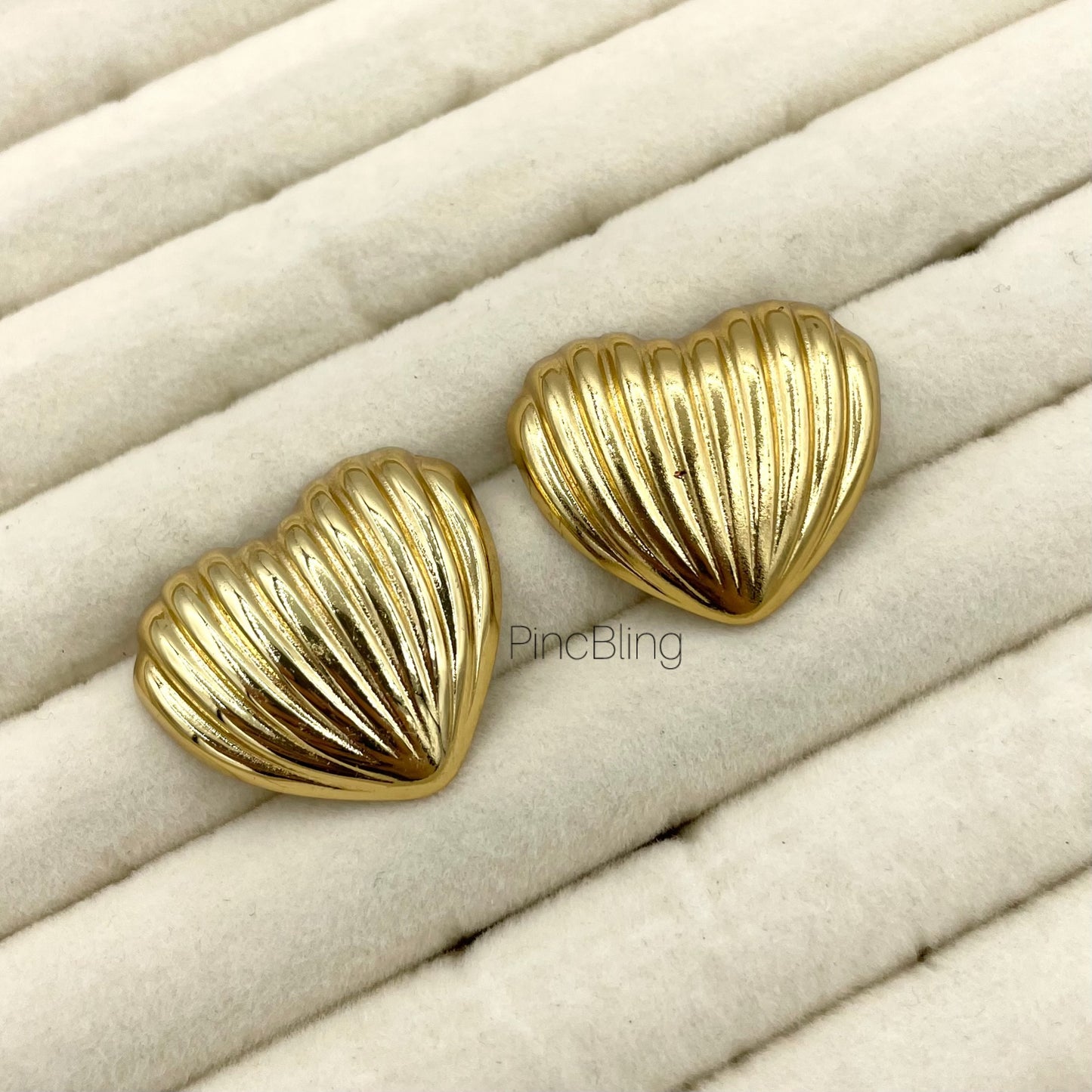 Golden Heart Shell Earing