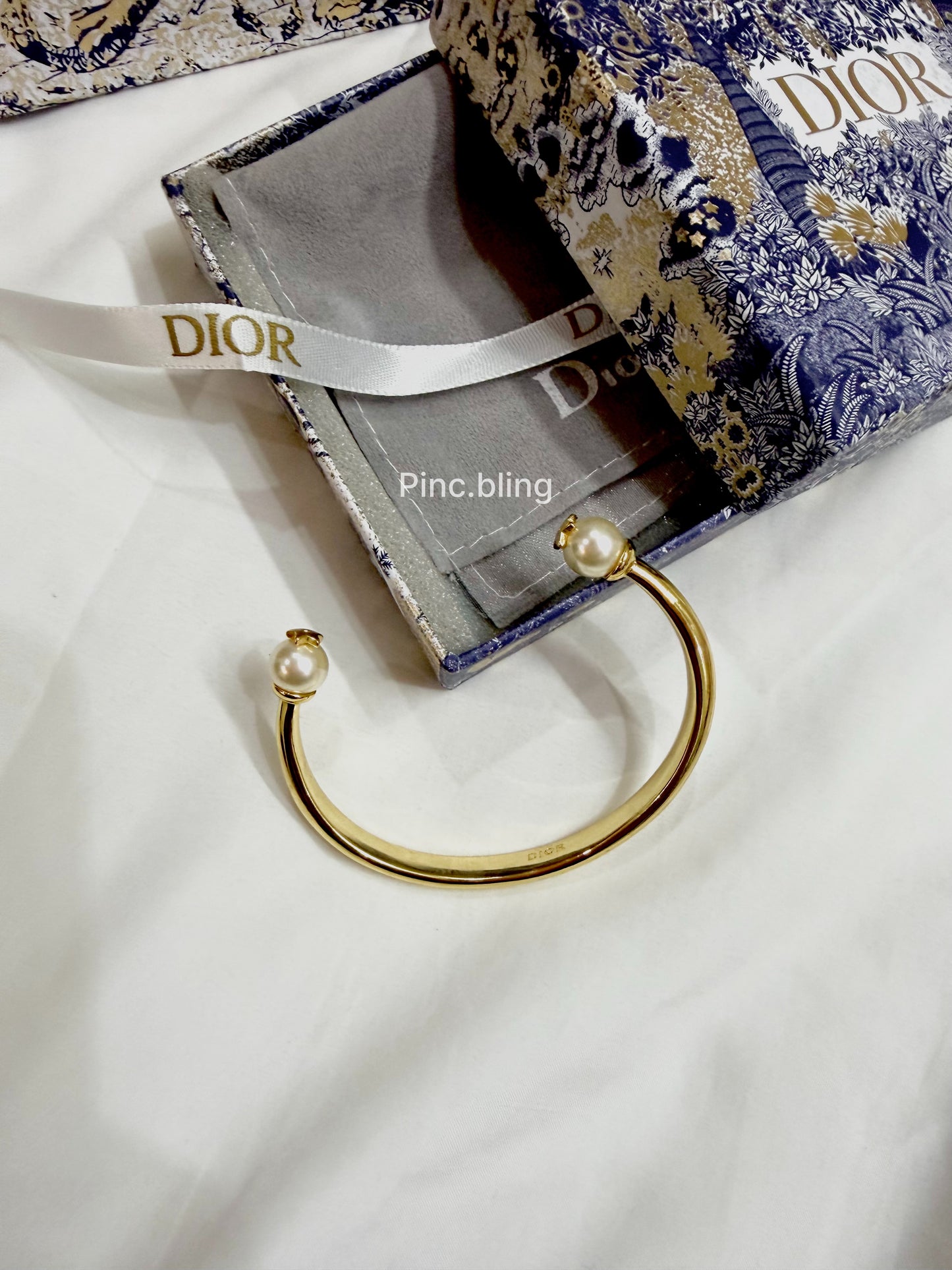 Branded Handcuff Bracelet DR LxHc