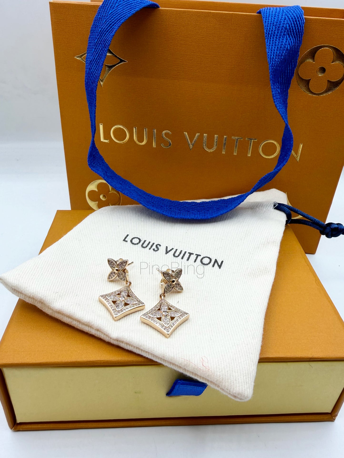 Branded logo studs LxE