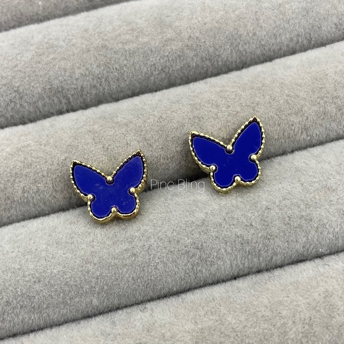 Butterfly ear stud solid
