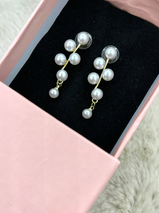Hanging pearl earrings PbE