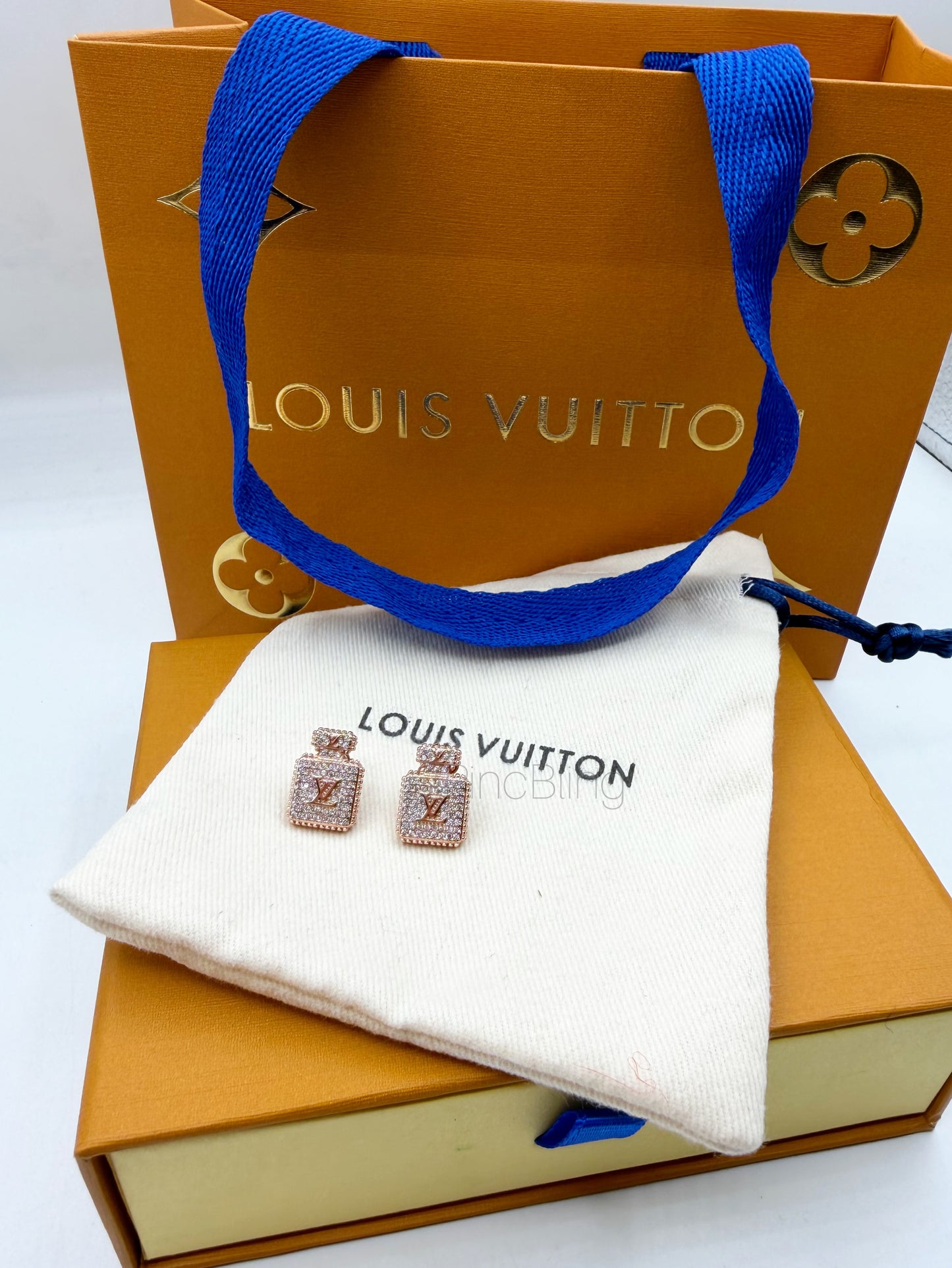 Branded logo studs LxE