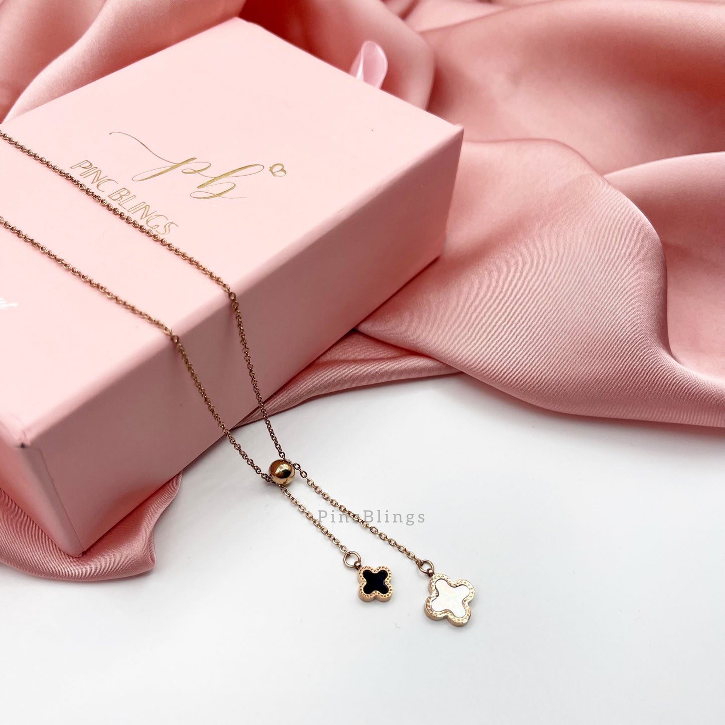Double clover necklace
