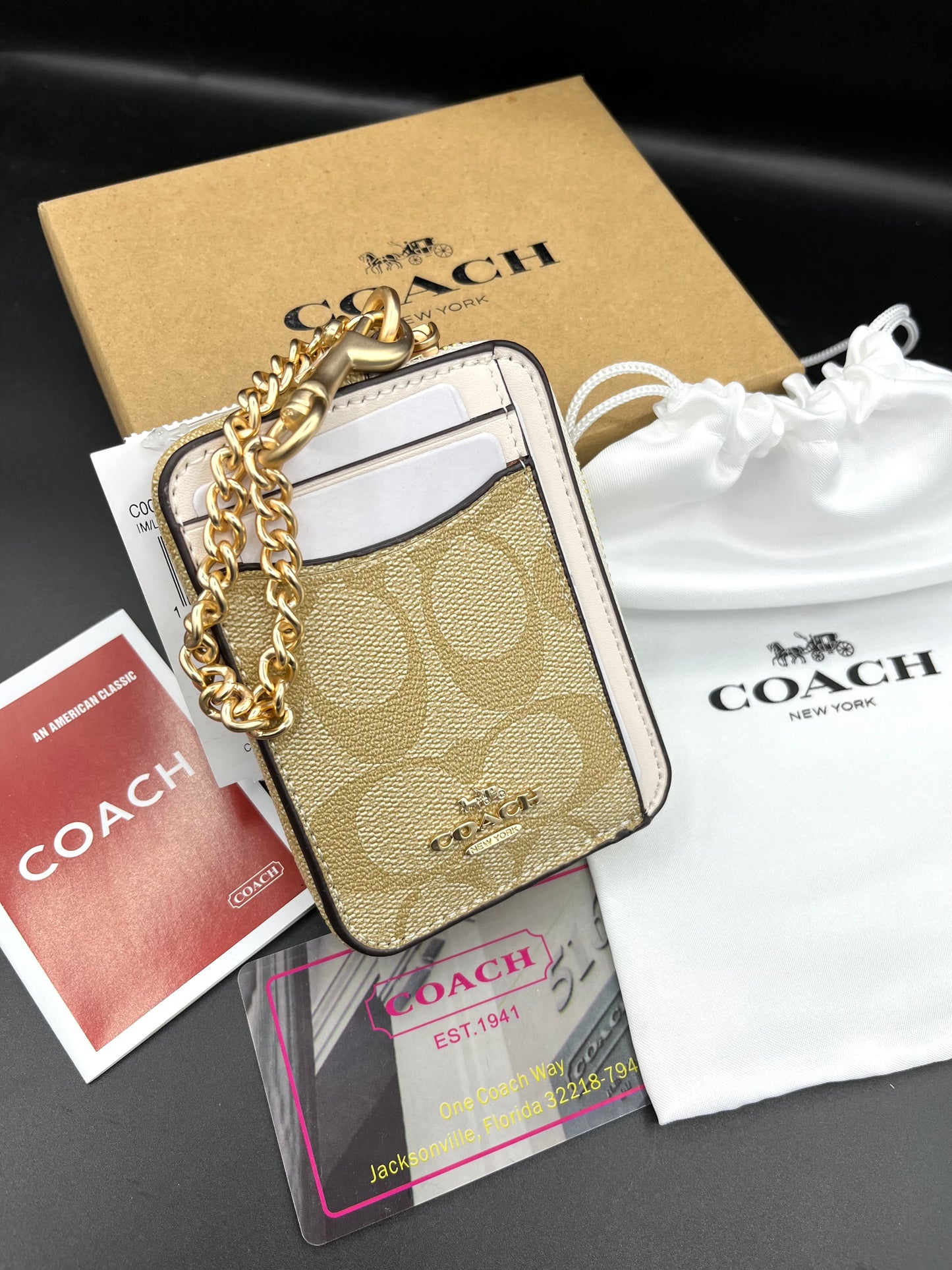 Signature White Card Holder CH