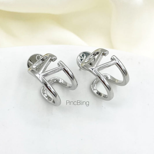 Minimal Twist Luxe Earring